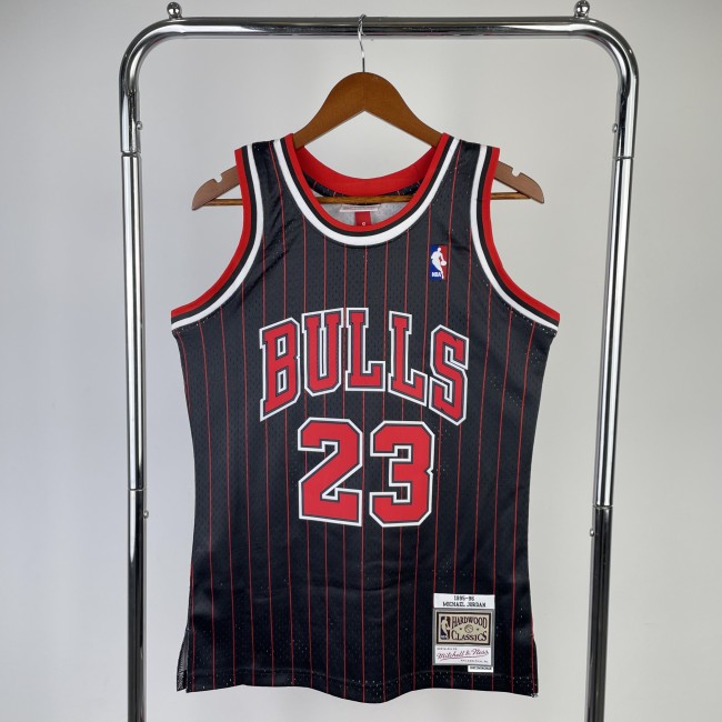 Bulls' '1996 black stripe number 23, Jordan