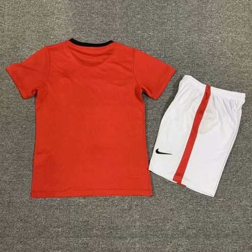 Retro 09/10 Manchester United home kids kit