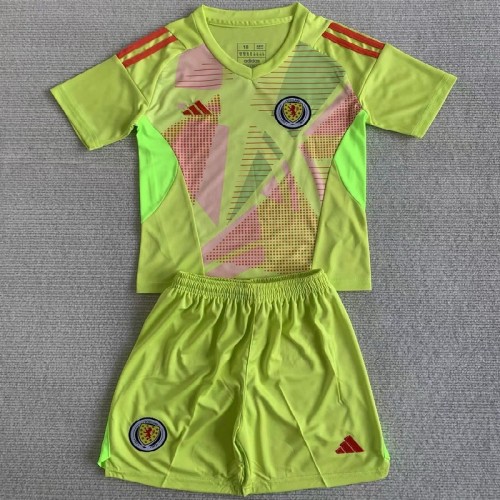 24/25 Scotland Goalkeeper kids kit green