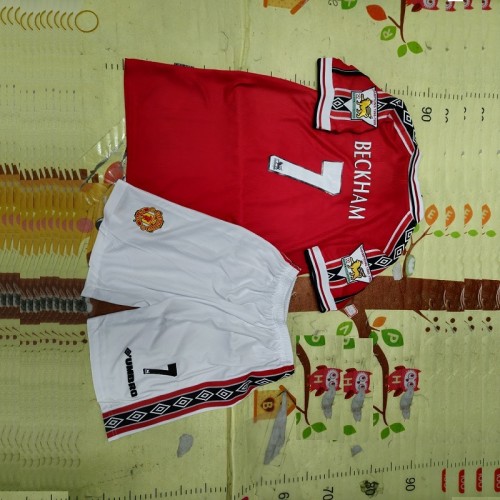 Retro 1998 Manchester United home kids kit