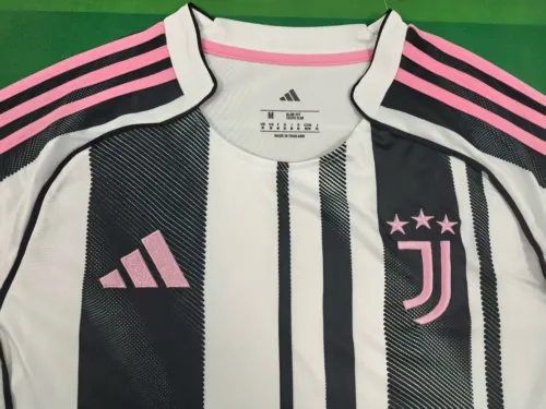 25-26 Juve home fans;