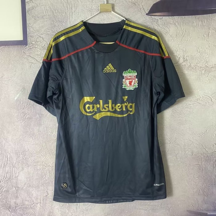 Retro 09/10 Liverpool away