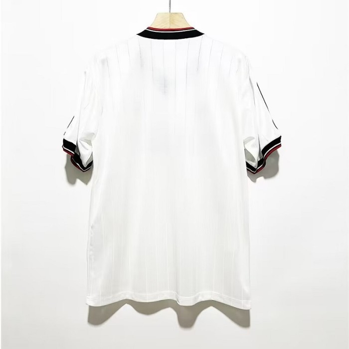 Retro 82\83 Manchester United Away