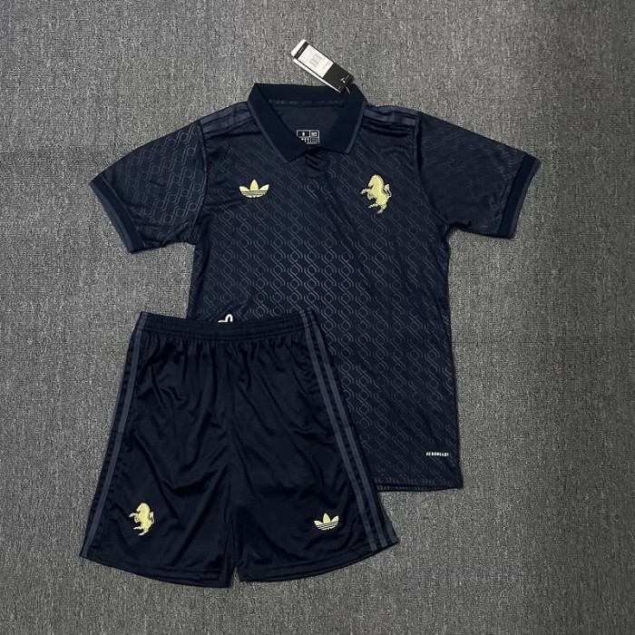 24/25 Juventus third Adult set