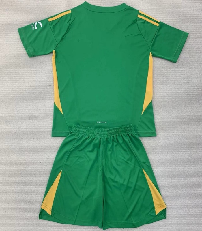 24/25 Manchester United Green goalkeeper Adult Set