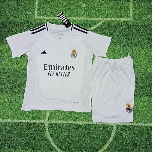 24/25 Real Madrid home Adult Set