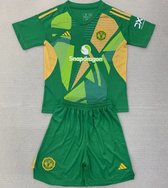 24/25 Manchester United Green goalkeeper Adult Set