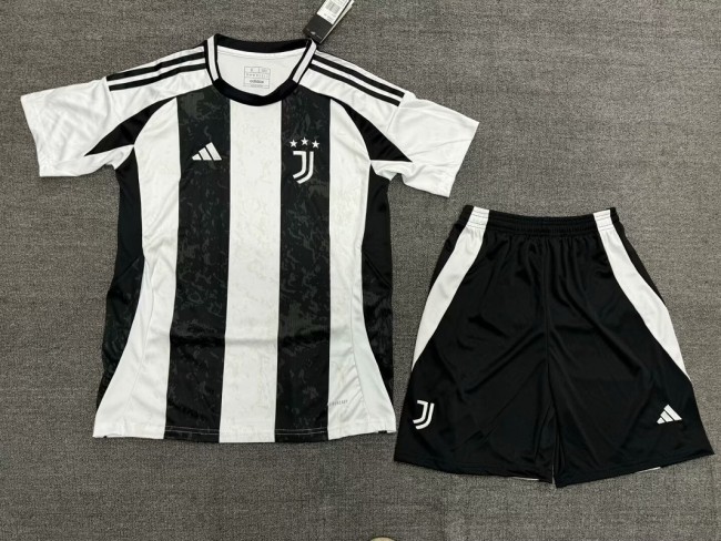 24/25 Juventus home Adult Set