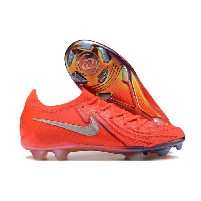 Nike Phantom Luna FG football boots