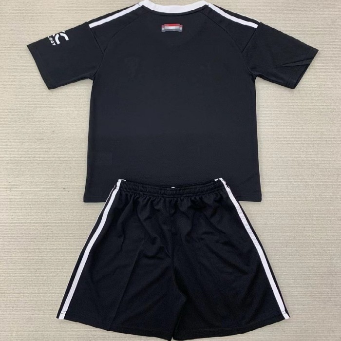 24/25 Manchester United black goalkeeper Adult Set