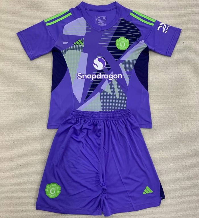 24/25 Manchester United Purple goalkeeper Adult Set