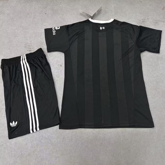 25/26 Liverpool  goalkeeper  Adult set  black