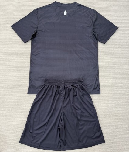 25/26 Everton goalkeeper kids kit