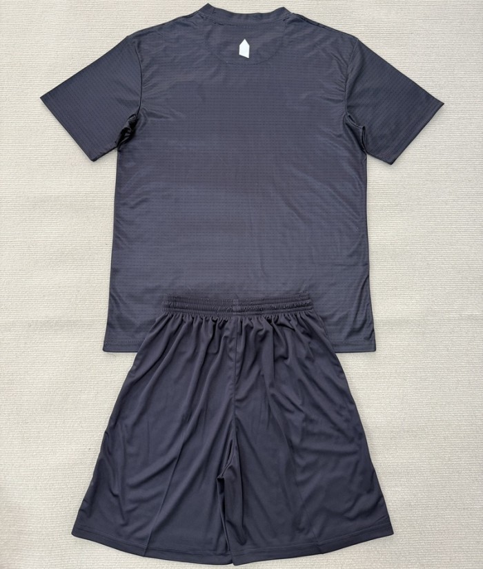 25/26 Everton goalkeeper kids kit