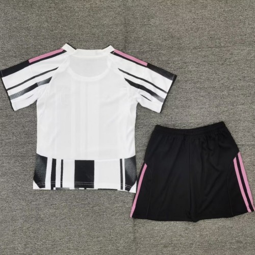 25/26 Juventus home kids kit