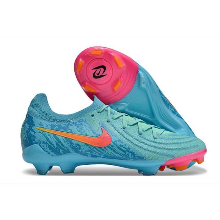 Nike Phantom Luna FG football boots