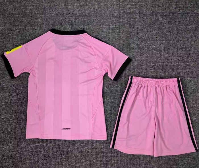 25/26 Newcastle United pink goalkeeper kids kit