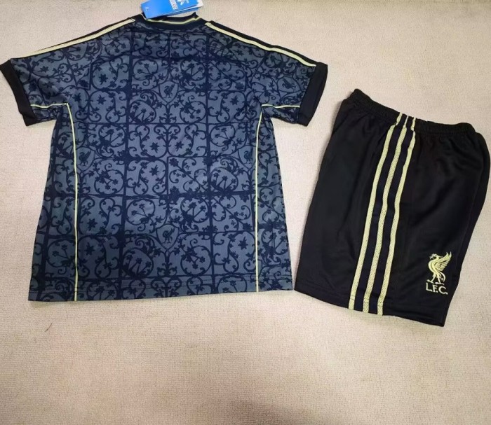 26/27 liverpool kids kit retro clover