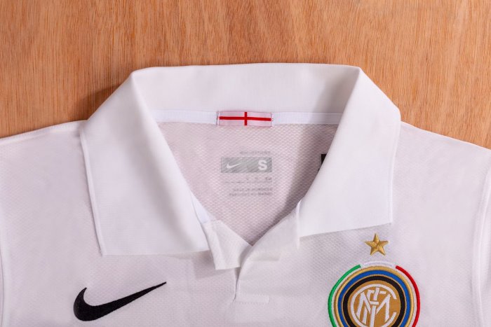 Retro 09/10 Inter Milan away football shirt