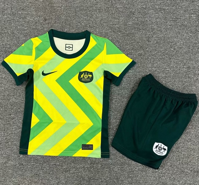 25/26 Australia home kids kit