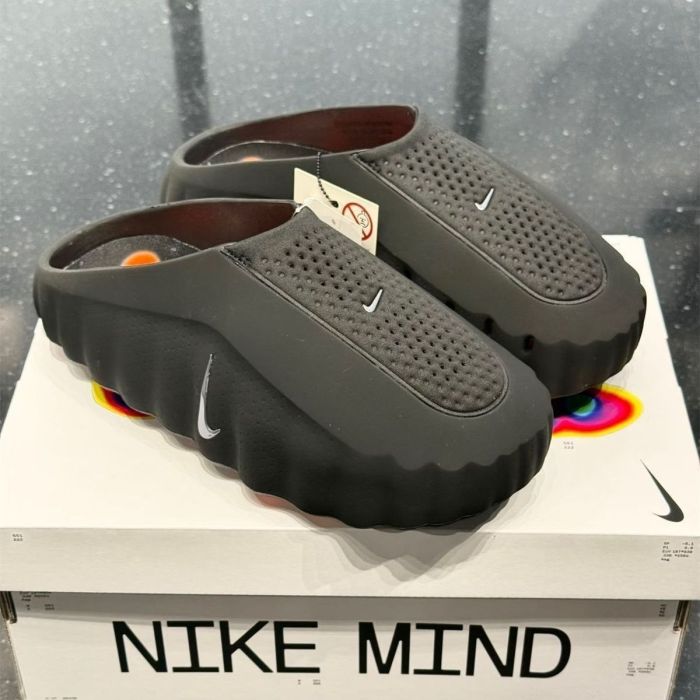 Nike mind slippers