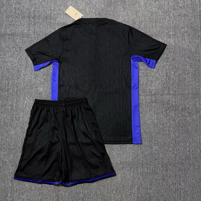 25/26 Barcelona  Adult Set training