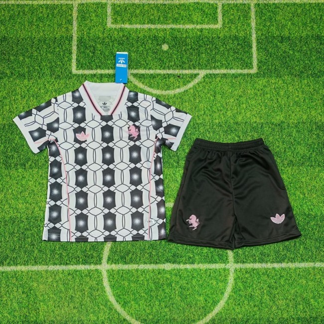 25/26 Juventus Clover Special Edition kids kit