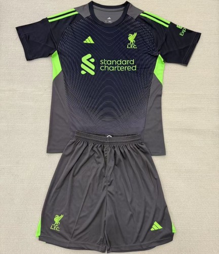 25/26 Liverpool goalkeeper kids kit black