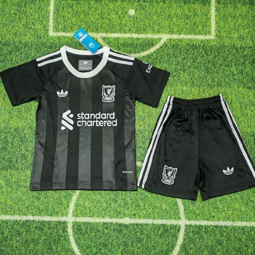 25/26 liverpool black kids kit