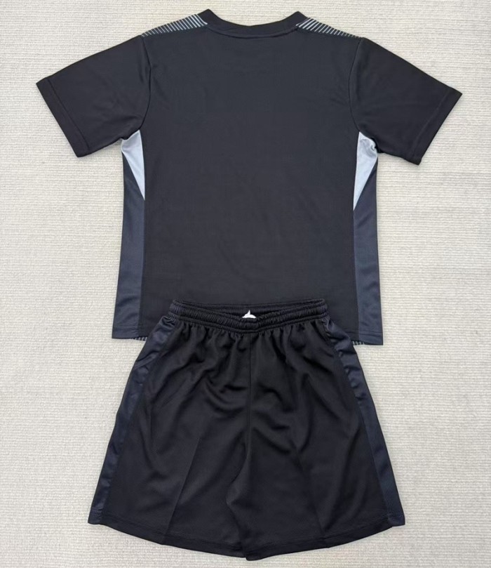 25/26 Atletico Madrid goalkeeper Adult Set