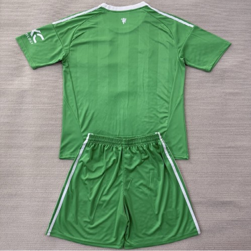25/26 Manchester United goalkeeper kids kit green