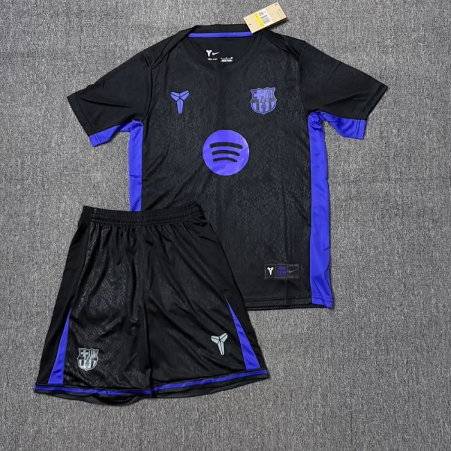 25/26 Barcelona  Adult Set training