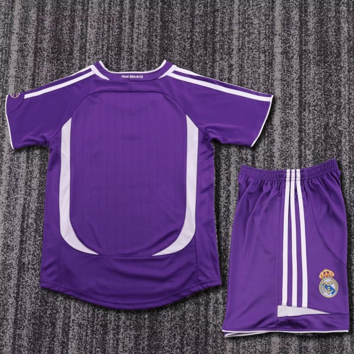 Retro 06/07 Real Madrid third kids kit
