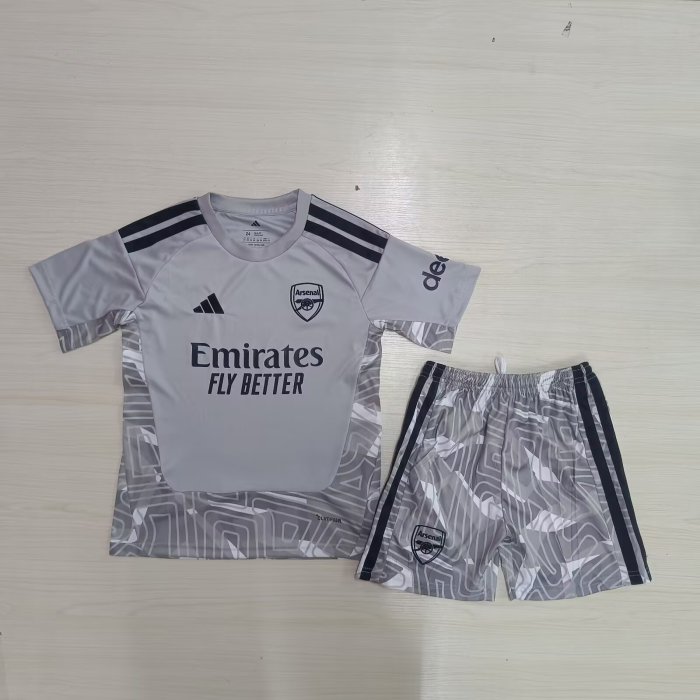 26/27 Arsenal goalkeeper Kids kit
