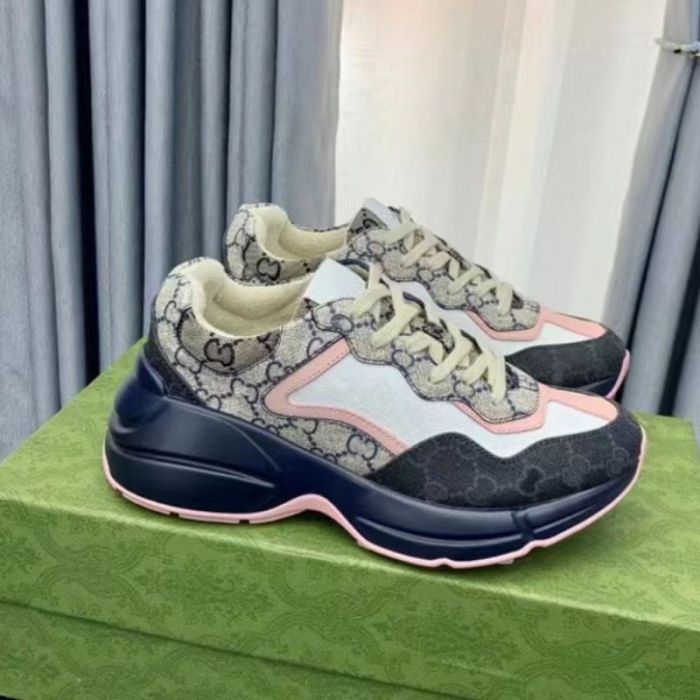 New trendy casual shoes