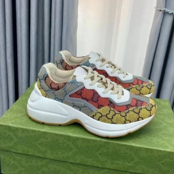 New trendy casual shoes
