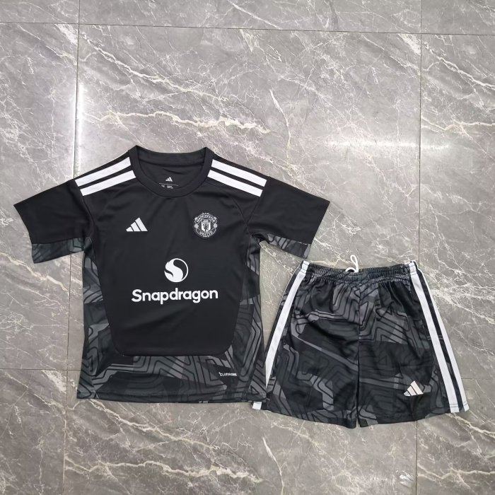 26/27 Manchester United goalkeeper Adult Set black