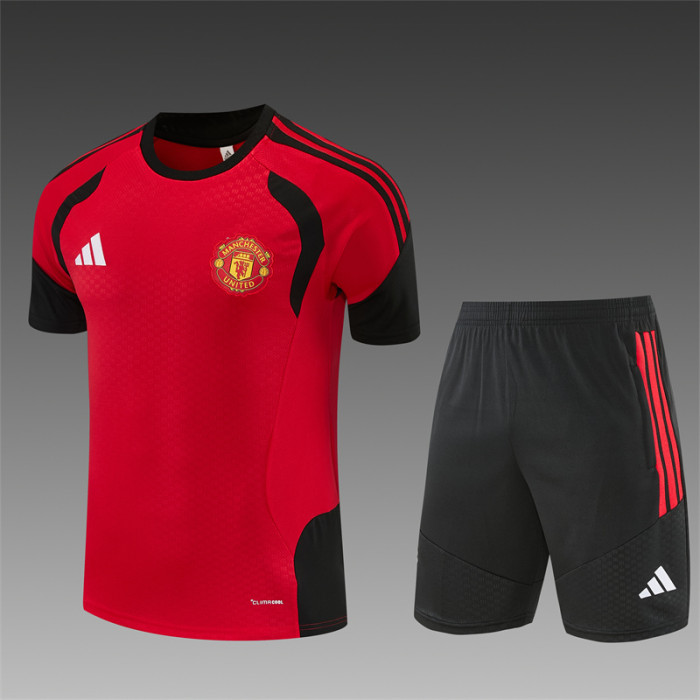 26/27 Manchester United short sleeved adult training uniform in red