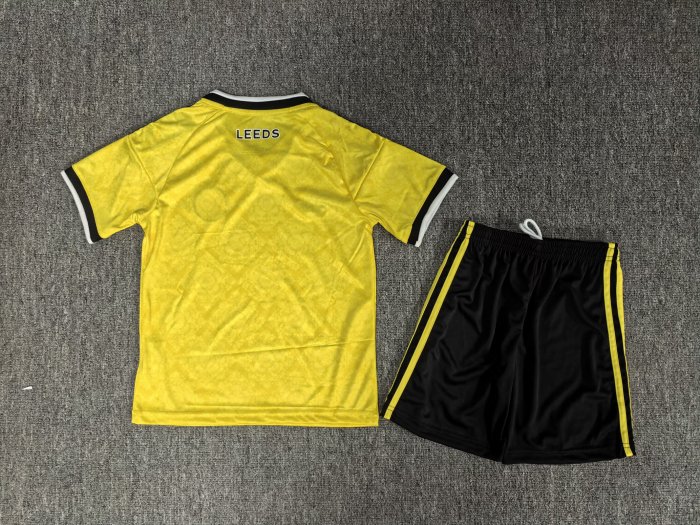 26/27  Leeds United Away kids kit