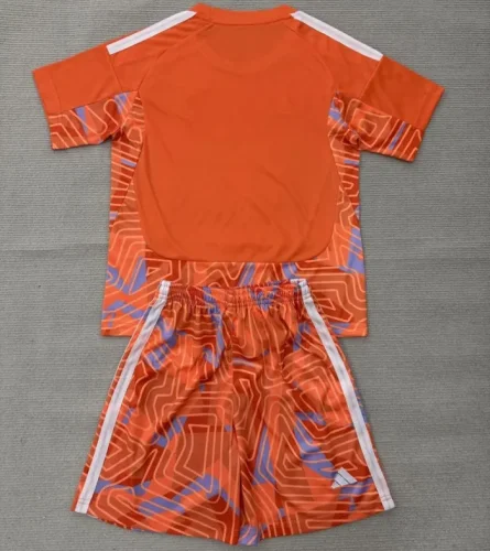 26/27Juventus goalkeeper kids kit orange