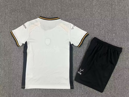 26/27 Hull City away kids kit