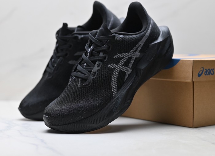 ASICS GEL-NOVABLAST 6