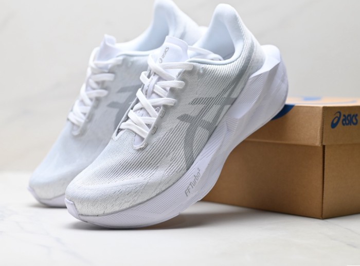 ASICS GEL-NOVABLAST 6