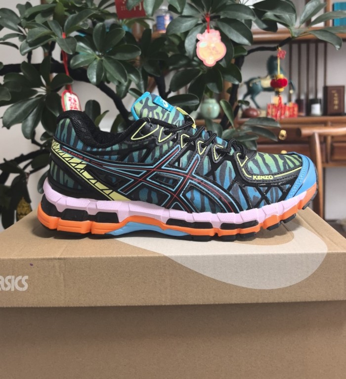ASICS GEL-KAYANO 20