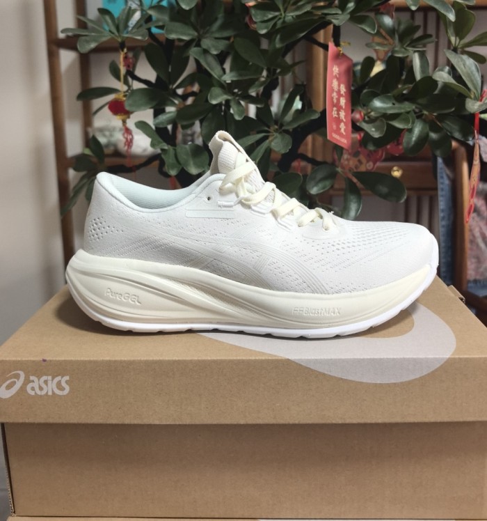ASICS GEL-CUMULUS 28