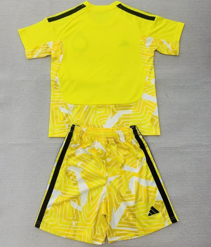 26/27 Celtic goalkeeper kids kit yellow