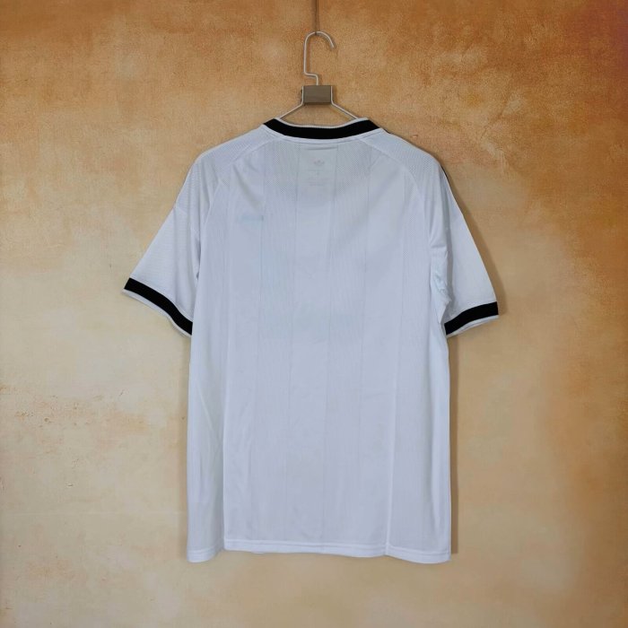 26/27 Frankfurt away football jersey
