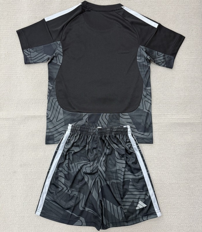 26/27 Celtic goalkeeper kids kit black