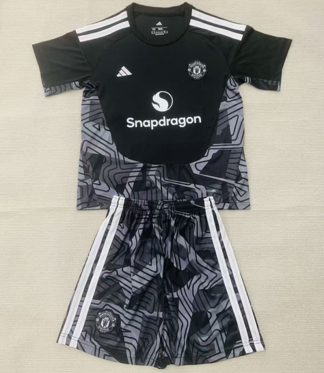 26/27 Manchester United goalkeeper Adult Set black
