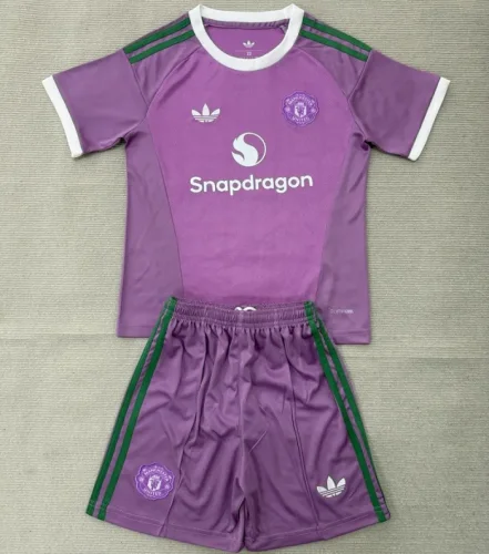 26/27 Manchester United goalkeeper kids kit pink